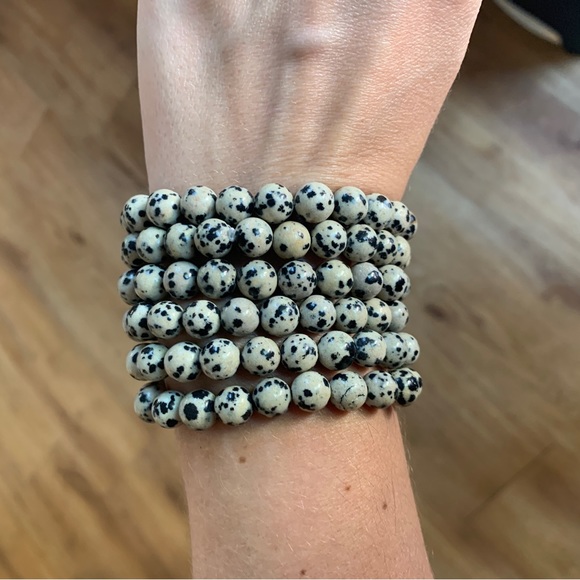 Dalmatian jasper 8mm beaded bracelet - Picture 3 of 3